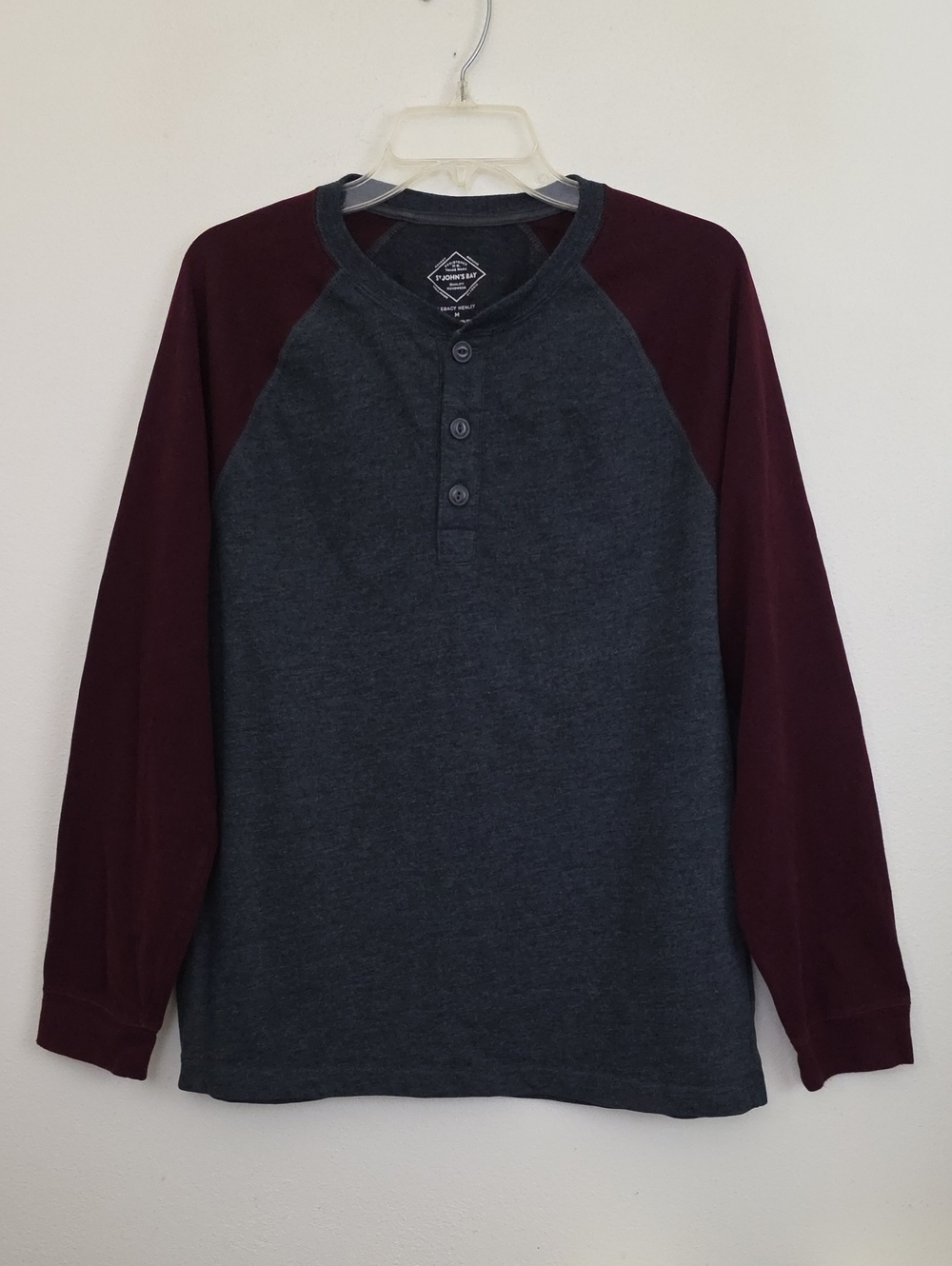 St John's Bay Gray & Wine Color Block Long Sleeve Henley Shirt Mens M